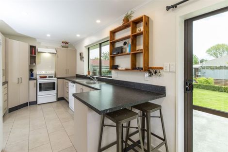 Photo of property in 37 Flower Street, Bryndwr, Christchurch, 8053