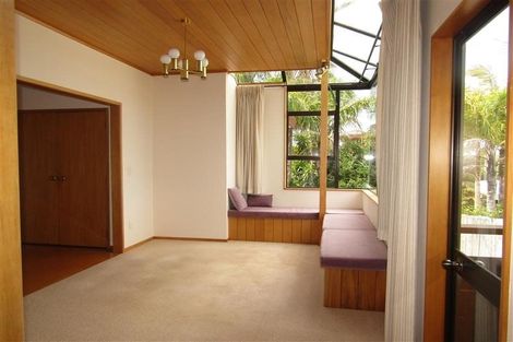 Photo of property in 1/50 Masterton Road, Rothesay Bay, Auckland, 0630