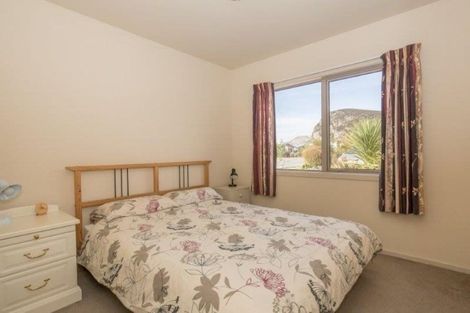 Photo of property in 2 Poppy Lane, Albert Town, Wanaka, 9305