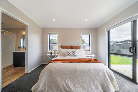 Photo of property in 19 Te Kaeaea Crescent, Wallaceville, Upper Hutt, 5018