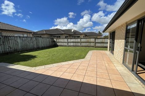 Photo of property in 4 Moravale Lane, Flat Bush, Auckland, 2016