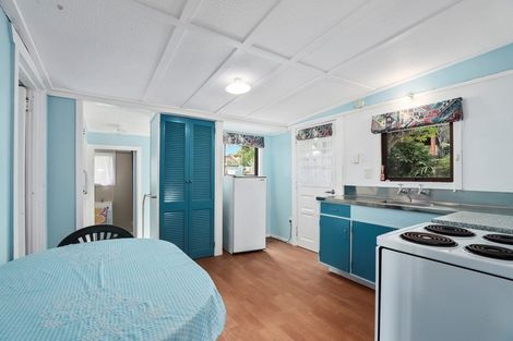 Photo of property in 15 Point Street, Raglan, 3225