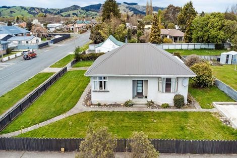 Photo of property in 9 Ossian Street, Milton, 9220