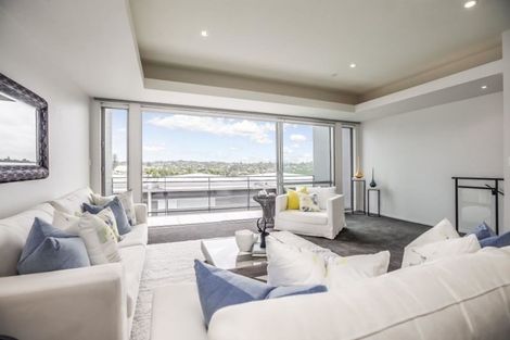 Photo of property in 2/49 Anzac Road, Browns Bay, Auckland, 0630