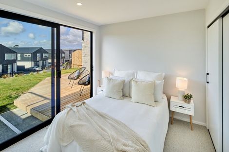 Photo of property in 38 Hokioi Drive, Kenepuru, Porirua, 5022