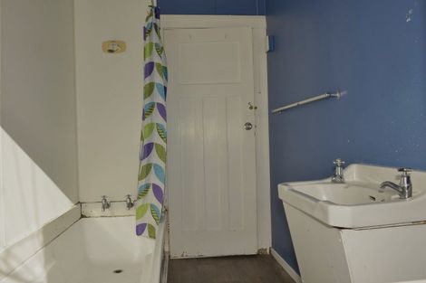 Photo of property in 15 Hall Street, Foxton, 4814