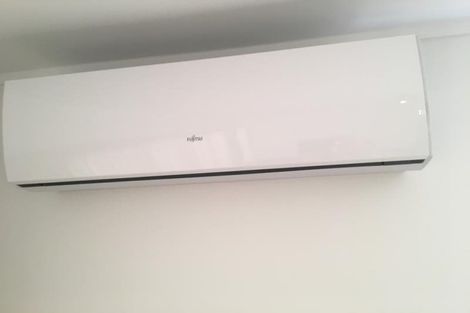 Photo of property in 147 Eskdale Road, Birkdale, Auckland, 0626