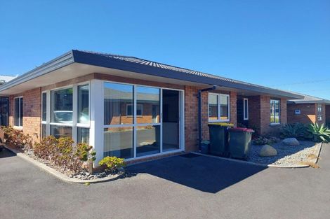 Photo of property in 1/33 Clemow Road, Fitzroy, New Plymouth, 4312