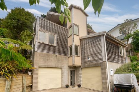 Photo of property in 23 Doris Gordon Crescent, Crofton Downs, Wellington, 6035