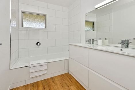 Photo of property in 9 Trevone Place, Forrest Hill, Auckland, 0620