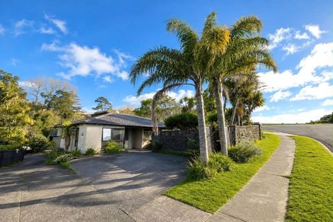 Photo of property in 30 Charles Dickens Drive, Mellons Bay, Auckland, 2014