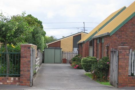 Photo of property in 2/28 Oakley Avenue, Waterview, Auckland, 1026