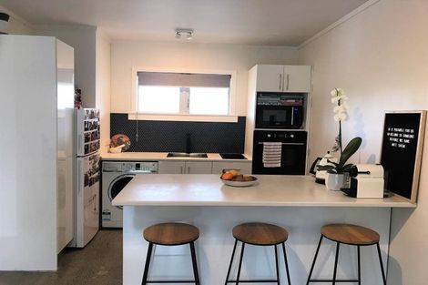 Photo of property in 11/32 Blockhouse Bay Road, Avondale, Auckland, 1026