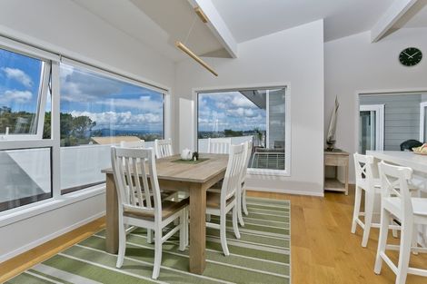 Photo of property in 927 East Coast Road, Northcross, Auckland, 0632