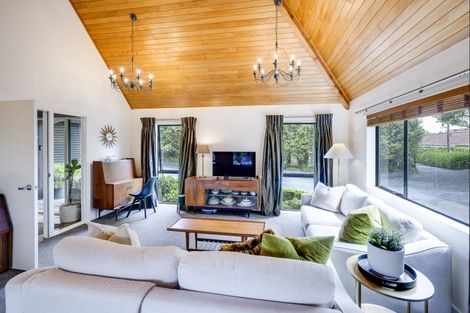 Photo of property in 5a Tauroa Road, Havelock North, 4130