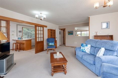 Photo of property in 15 Judkins Crescent, Cockle Bay, Auckland, 2014