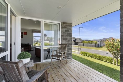 Photo of property in 43 Lakeside Terrace, Omokoroa, 3114