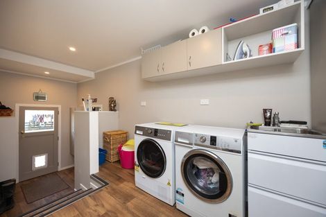 Photo of property in 658 Roberts Line, Kelvin Grove, Palmerston North, 4470