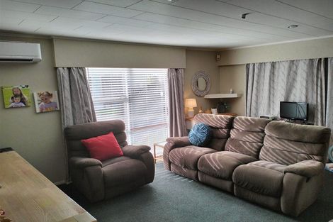 Photo of property in 307 Wellington Road, Wainuiomata, Lower Hutt, 5014