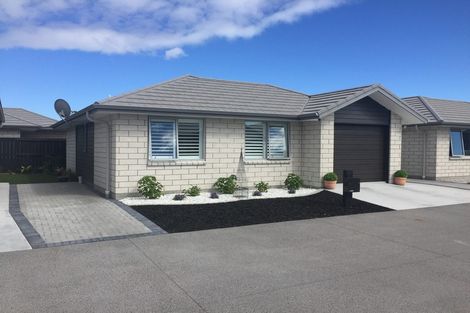 Photo of property in 12 Lance Way, Papamoa, 3118