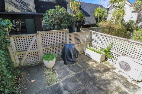 Photo of property in 31 Macdonald Crescent, Te Aro, Wellington, 6011