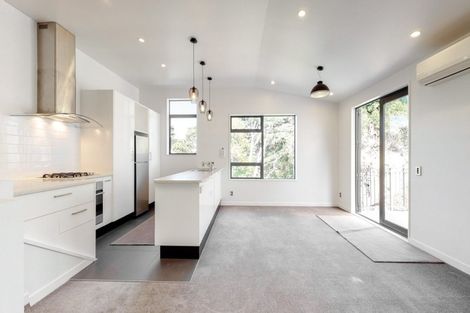 Photo of property in 15 San Sebastian Road, Kelburn, Wellington, 6012