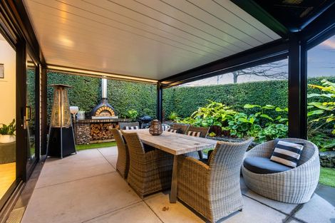 Photo of property in 16 Tuatini Place, Long Bay, Auckland, 0630