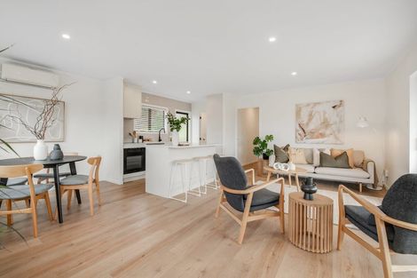 Photo of property in 11 Randal Place, Bayview, Auckland, 0629