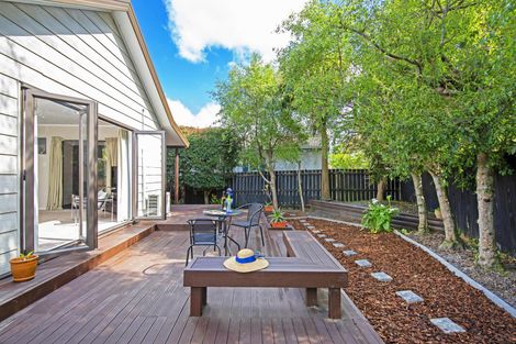 Photo of property in 2/13 De Quincey Terrace, Highland Park, Auckland, 2010