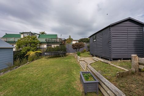 Photo of property in 52 Grays Road, Plimmerton, Porirua, 5026