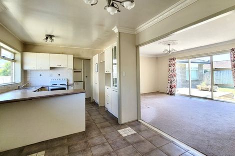 Photo of property in 31 Prince Regent Drive, Half Moon Bay, Auckland, 2012