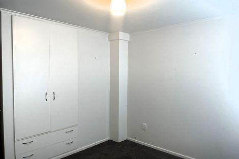 Photo of property in 8 Divich Avenue, Te Atatu South, Auckland, 0610