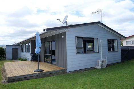 Photo of property in 7b Cypress Grove, Paraparaumu, 5032