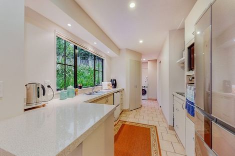 Photo of property in 31 De Val Drive, Titirangi, Auckland, 0604