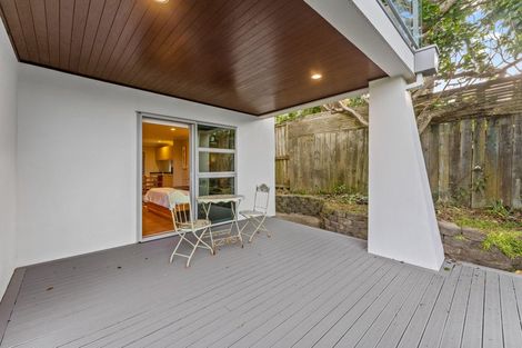 Photo of property in 5b Rahopara Street, Castor Bay, Auckland, 0620