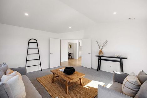 Photo of property in 12 Lewis Way, Cambridge, 3434