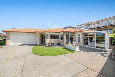 Photo of property in 18 Chesterfield Way, Orewa, 0931