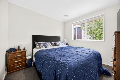Photo of property in 6a Magdalen Place, West Harbour, Auckland, 0618