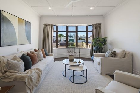 Photo of property in 77 Wellesley Road, Napier South, Napier, 4110