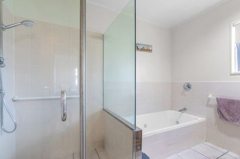 Photo of property in 7/28a Godley Road, Green Bay, Auckland, 0604