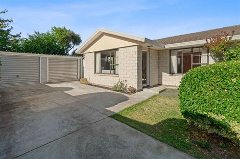 Photo of property in 2/14 Resolution Place, Bryndwr, Christchurch, 8053