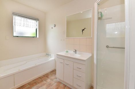 Photo of property in 12/262 Centreway Road, Orewa, 0931