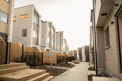 Photo of property in 17 Paetai Lane, Te Atatu Peninsula, 0610