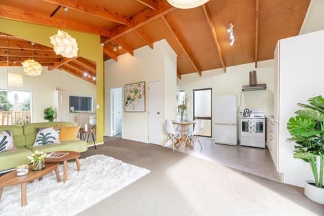 Photo of property in 2/179 Blockhouse Bay Road, Avondale, Auckland, 0600