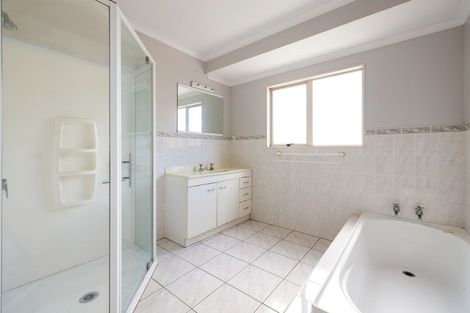 Photo of property in 7 Glenburn Place, Nawton, Hamilton, 3200