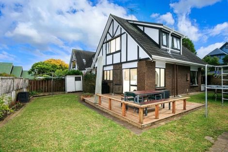 Photo of property in 1/16a Sunnynook Road, Sunnynook, Auckland, 0620