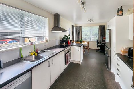 Photo of property in 1/5 Kerria Place, Sunnynook, Auckland, 0620
