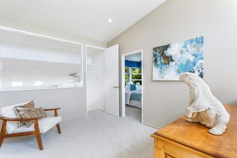 Photo of property in 40 Kittiwake Drive, Schnapper Rock, Auckland, 0632