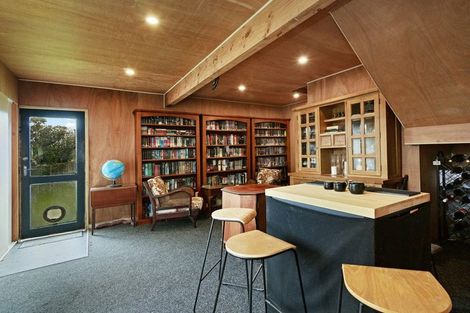 Photo of property in 102 Stewart Drive, Newlands, Wellington, 6037