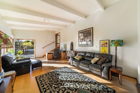Photo of property in 92 Paekakariki Hill Road, Pauatahanui, Porirua, 5381